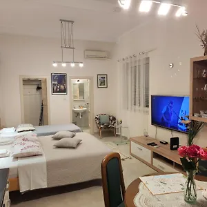 Apartment Queen, Split